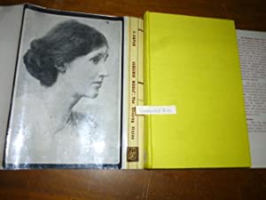 Virginia Woolf's Vision of Life and Her Search for Significant Form: A Study in the Shaping Vision