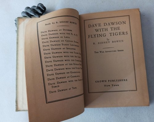 Dave Dawson with the Flying Tigers (The War Adventure Series)