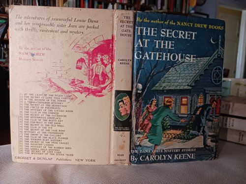 Image for The Secret at the Gatehouse (The Dana Girls Mystery Stories) The Secret at the Gatehouse (The Dana Girls Mystery Stories)