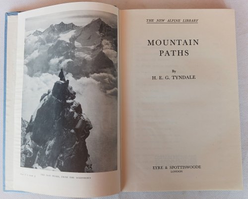 Image for Mountain Paths (The New Alpine Library) Mountain Paths (The New Alpine Library)