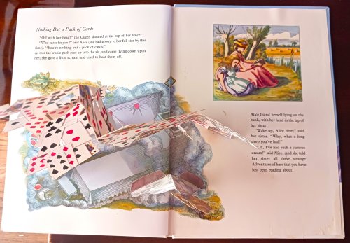 Alice's Adventures in Wonderland: A Pop-Up Book