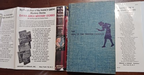 The Sign of the Twisted Candles (Nancy Drew Mystery Stories)