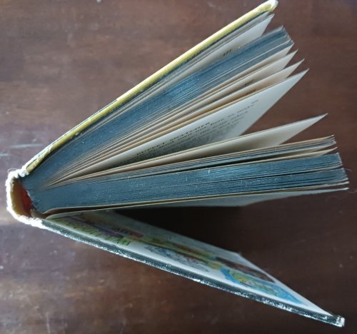 The Clue of the Dancing Puppet (Nancy Drew Mystery Stories)