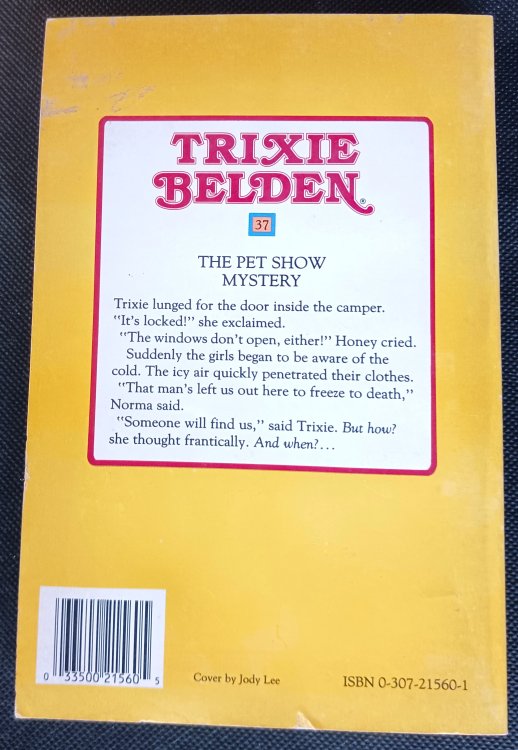 Trixie Belden: The Pet Show Mystery