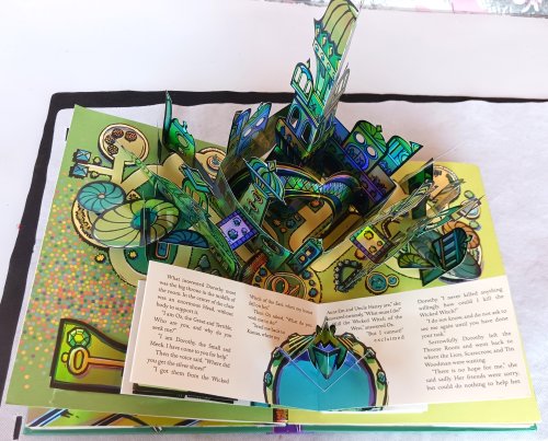 The Wonderful Wizard of Oz: A Commemorative Pop-Up