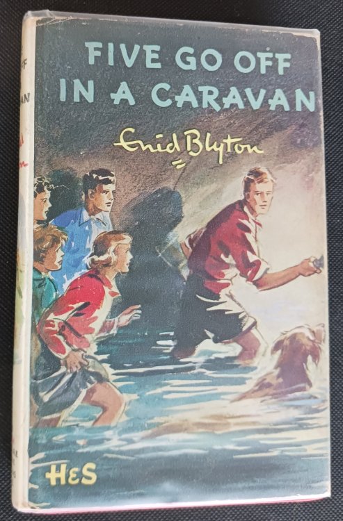 Five Go Off in a Caravan