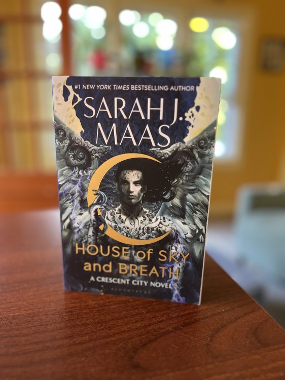 House of Sky and Breath: A Crescent City Novel