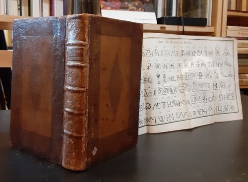 Dictionnaire Des Monogrammes, Chiffres, Lettres Initiales, Logogryphes, Rebus, &c. Sous lesquels les plus celebres Peintres, Graveurs & Dessinateurs ont dessine leurs Noms.
