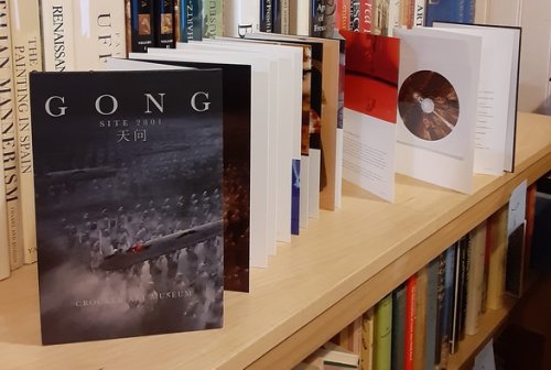 Gong Site 2801 At The Crocker Museum.