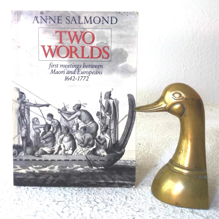 Two Worlds: first meetings betwen Maori and Europeans 1642-1772