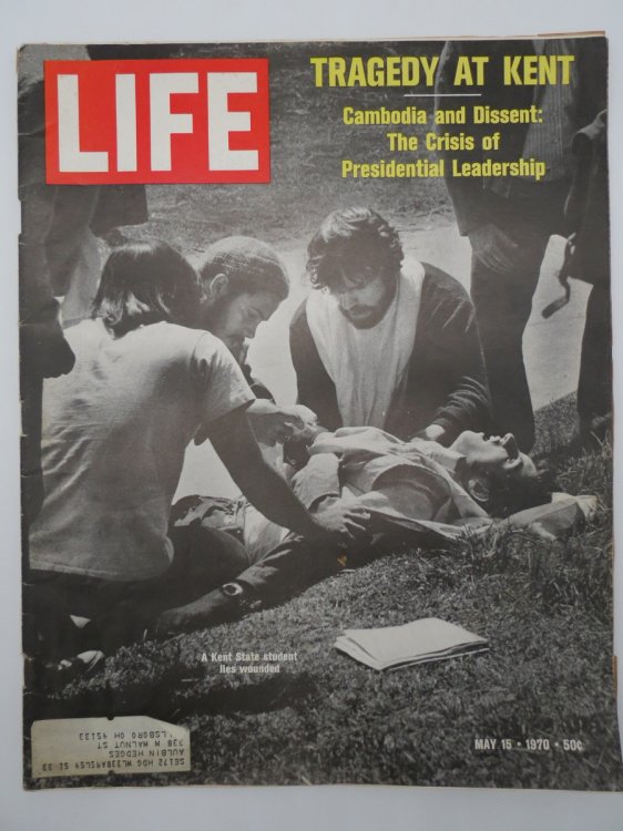 LIFE MAGAZINE, MAY 15, 1970 (TRAGEDY AT KENT)