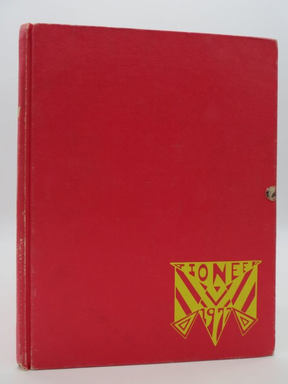 THE PIONEER 1977 YEARBOOK, PLYMOUTH MIDDLE SCHOOL, MICHIGAN