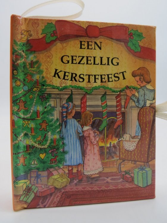 EEN GEZELLIG KERSTFEEST (MACRO MINIATURE POP-UP BOOK)