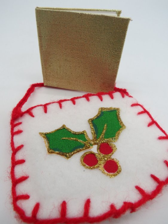 POCKETS (MACRO MINIATURE BOOK) Full of Christmas Cheer