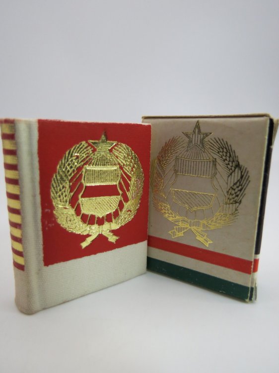 A MAGYAR NPKZTRSASG ALKOTMNYA (MINIATURE BOOK)