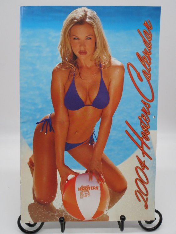 HOOTERS RESTAURANTS 2004 PIN-UP GIRLS CALENDAR