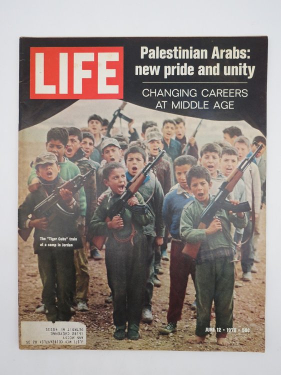 LIFE MAGAZINE - JUNE 12, 1970 (TIGER CUBS TRAIN AT CAMP IN JORDAN; PALESTINIAN ARABS)