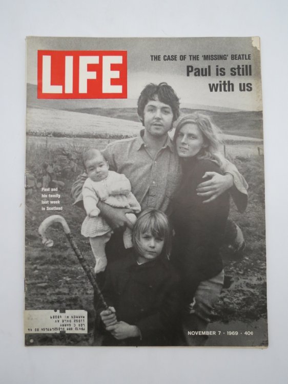 LIFE MAGAZINE NOVEMBER 7, 1969 (MISSING BEATLE, PAUL MCCARTNEY IS STILL WITH US)