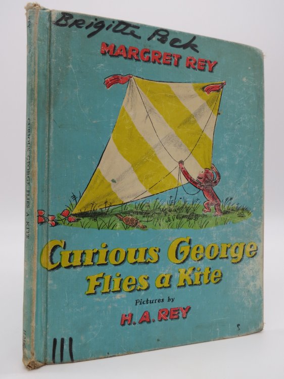 CURIOUS GEORGE FLIES A KITE