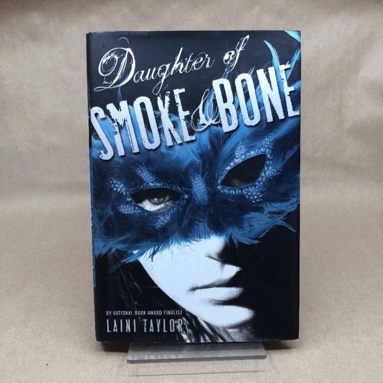 Daughter of Smoke & Bone (Daughter of Smoke & Bone, 1)