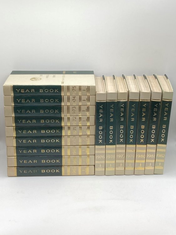 World Book Year Book Set: 1967 - 1982 16 Volumes