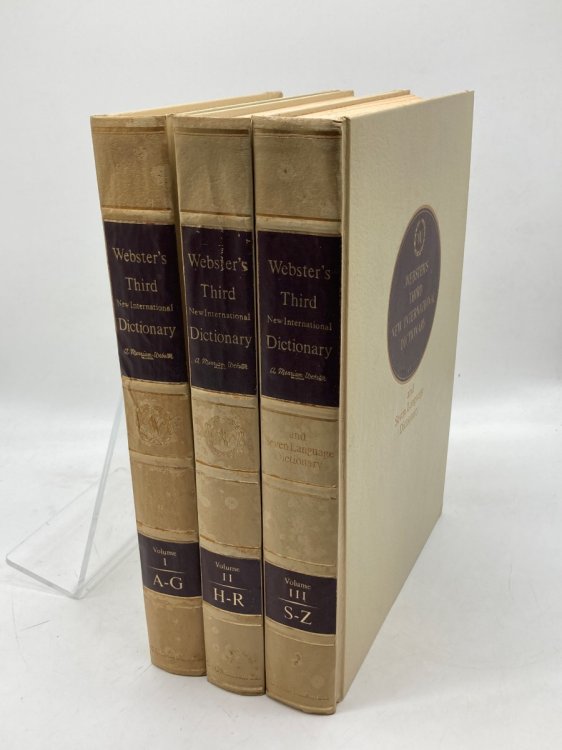 Webster's Third New International Dictionary Unabridged in 3 Volumes And 7 Language Dictionary