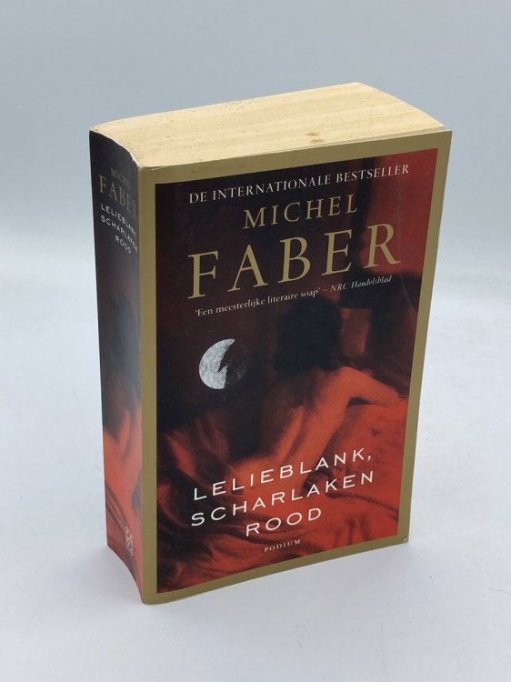 Lelieblank, Scharlaken Rood