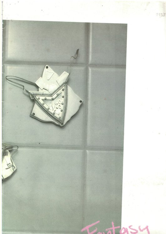 Liz Banks Bathroom Fantasy