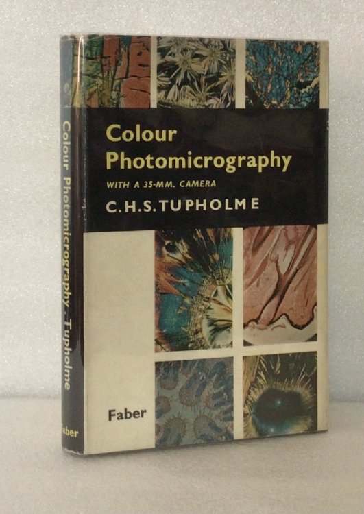 Colour photomicrography with a 35-mm camera Tupholme, C. H. S
