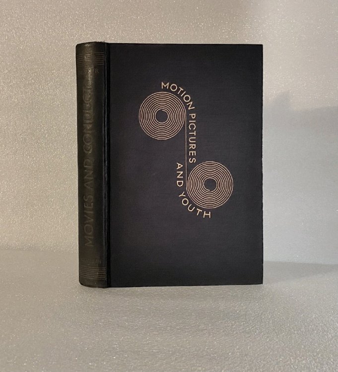 Movies and Conduct (Motion Pictures and Youth, The Payne Fund Studies series) [Hardcover] Herbert Blumer