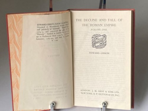 Decline and Fall of Roman Empire Vol. 1