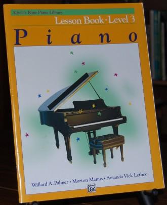 Alfred's Basic Piano Library Lesson Book - Level 3