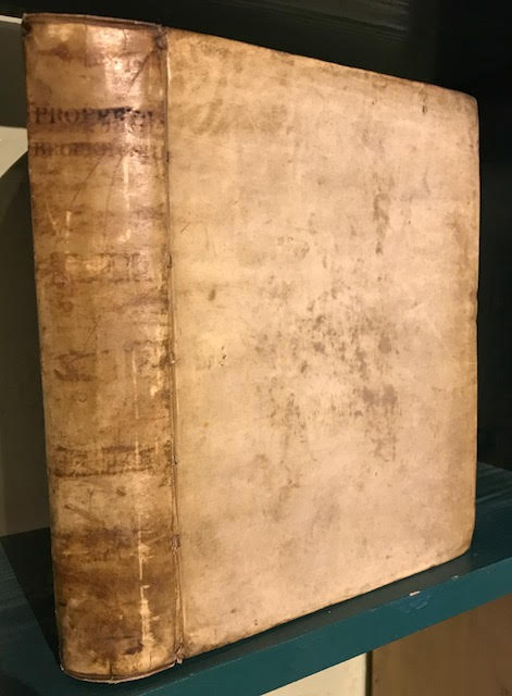 Sex. Aurelii Propertii Elegiarum libri quatuor, Ad fidem veterum membranarum, curis secundis Jani Broukhusii, sedulo castigati. Accedunt terni indices, quorum primus omnes voces propertianas complectiur.