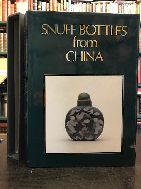 Snuff Bottles From China : The Victoria and Albert Museum Collection