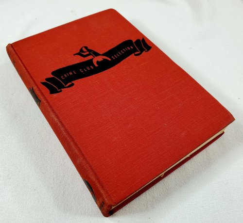 A Picture of the Victim. Crime Club Series