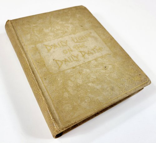 Daily Light on the Daily Path: A Devotional Text-Book for Every Day in the Year; in the Very Words of Scripture. The Evening Hour