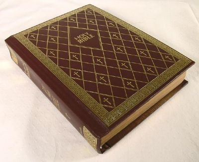 The New American Bible. Translated from the Original Languages with Critical Use of All the Ancient Sources.