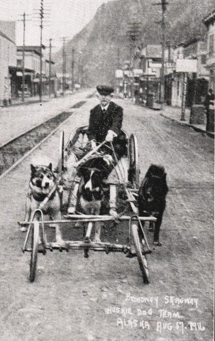 Forty Years On The Pacific. The Lure Of The Great Ocean. A Book Of Reference For The Traveller And Pleasure For The Stay-At-Home. Compiled By Frank Coffee.