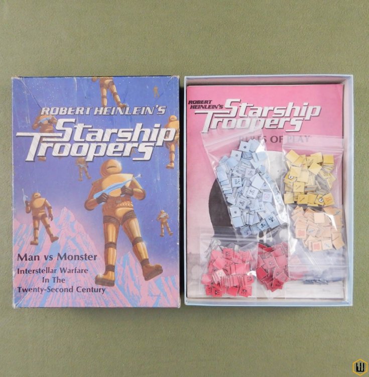 Robert Heinlein's Starship Troopers (Bookcase Game) Box Set