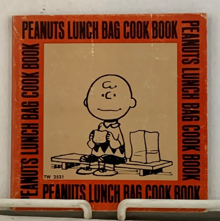 PEANUTS LUNCH BAG COOK BOOK