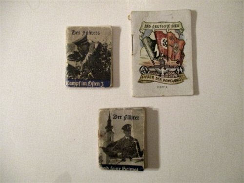 Der Fehrer und Seine Heimat. Fuhrers Kampf Im Osten 3. Das Deursche Lied: Leider der Bewegung Heft 2.