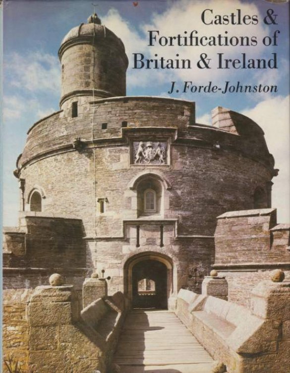 Image for CASTLES & FORTIFICATIONS OF BRITAIN & IRELAND CASTLES & FORTIFICATIONS OF BRITAIN & IRELAND