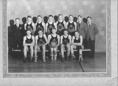 Photograph;1945 UNIVERSITY OF NEW BRUNSWICK BASKETBALL TEAM; Canadian Intermediate 