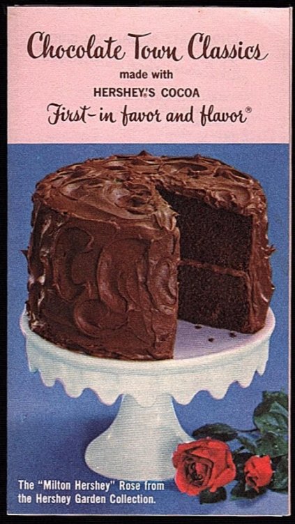 CHOCOLATE TOWN CLASSICS MADE WITH HERSHEY'S COCOA