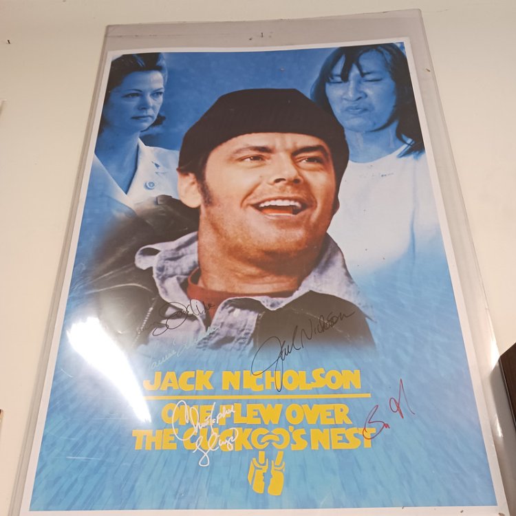 FULL SIZE MOVIE POSTER 'One Flew Over the Cuckoo's Nest', *SIGNED* BY CAST (REPRINT POSTER)