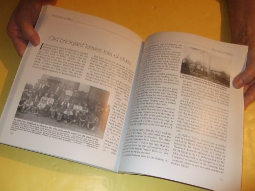 Memories of Milton -by Mel Robinson - Signed By The Editors )( Ontario Local History ) / Milton Historical Society