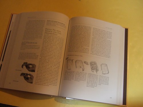 Baking Illustrated By Editor's of Cook's Illustrated Magazine: Practical Kitchen Companion for the Home Baker 350 Recipes / America's Test Kitchen ( Fallen Cakes Crumbly Cookies Soggy Pie Crusts -We've Made these Mistakes [& more] So You Don't Have to )