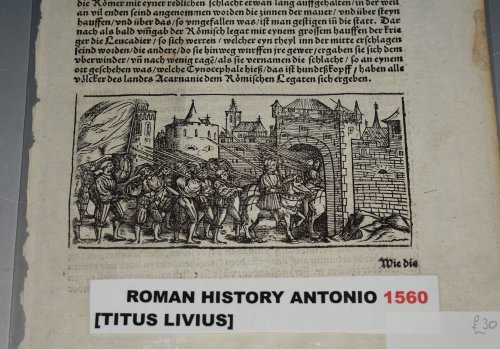EARLY Leaf Woodcut Illustration of Parade into Castle & Battle Scene from Roman History From Römische Historien, jetzundt mit gantzen fleiß besichtigt, gebessert vnd gemehret.