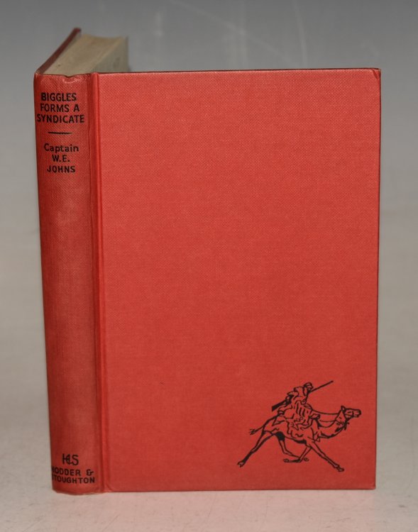 Biggles Forms A Syndicate. Illustrated by Leslie Stead.