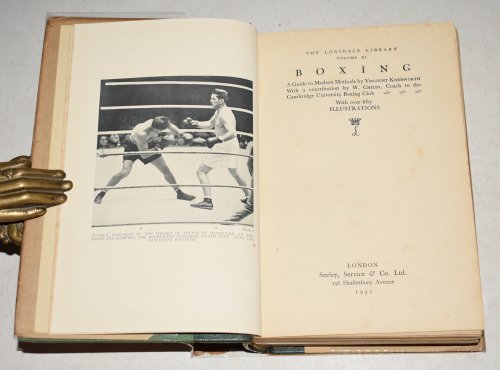 Boxing. (The Lonsdale Library Vol. XI) With contribution by W. Childs. With over Fifty Illustrations.